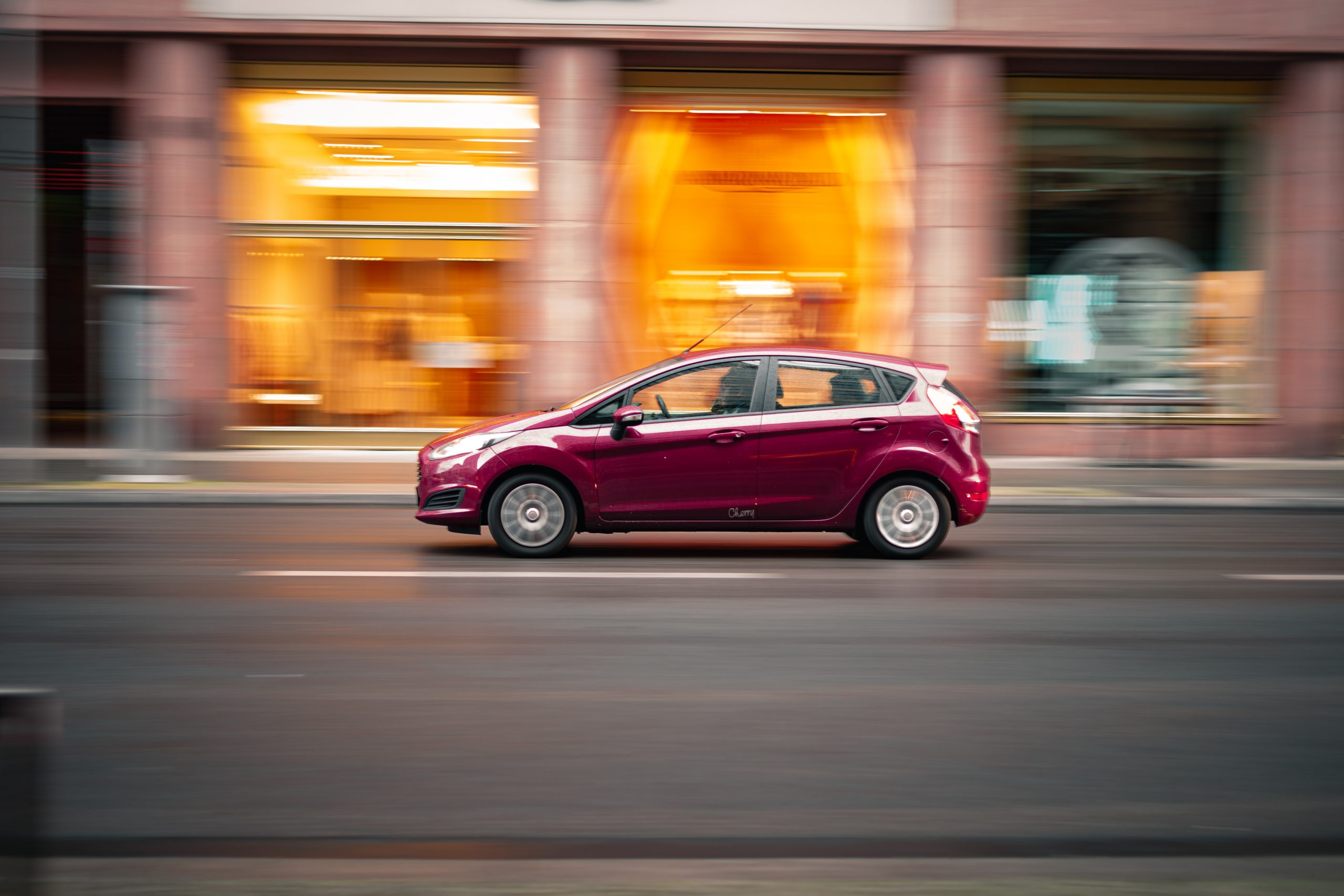 Skal bilen købes eller leases?